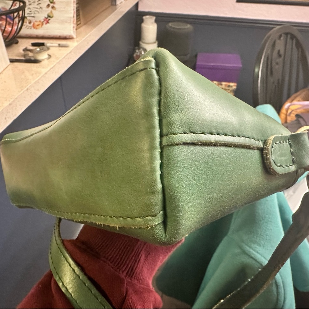 Portland Leather Green Crossbody Bag - Picture 5 of 5